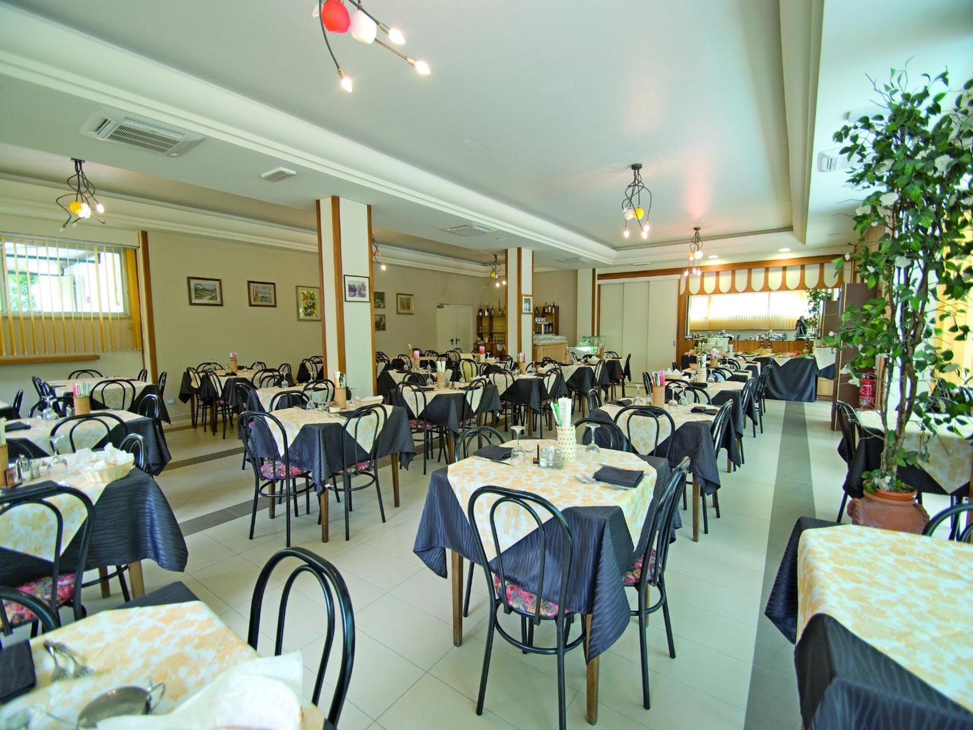 Hotel Solaria Marina Romea Exterior photo